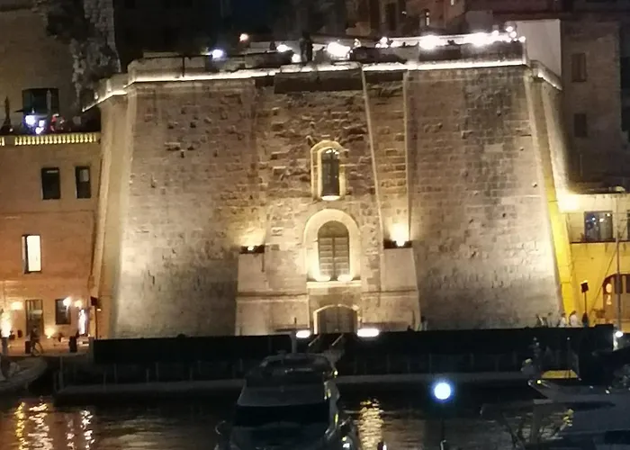 Historical In Bormla