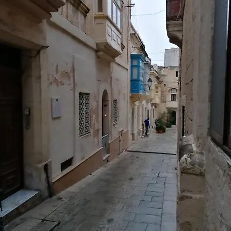 Old Refurbished In Bormla Cospicua