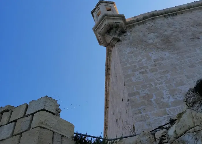 Daire Historical In Bormla
